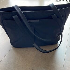 Bellroy Tokyo Wonder Tote (15L laptop tote bag, fits 16" laptop)